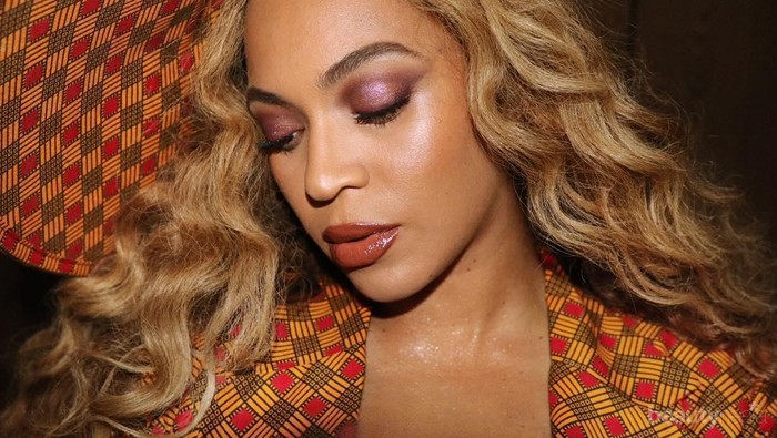 Makna di Balik Makeup dan Gaun Beyonce di Premier Film Lion King