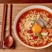 Resep: Kreasi Mie Ramyun Instan Nikmat untuk Isi Perut Tengah Malam