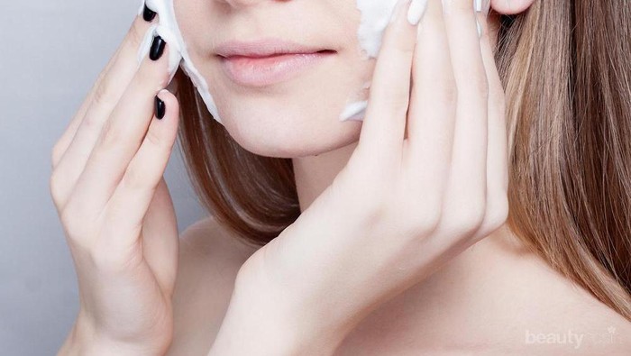 Panduan Pemula: 5 Ciri-ciri Facial Wash yang Baik Buat Kulitmu