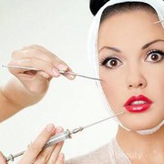 5 Hal yang Membedakan Tanam Benang dan Operasi Plastik