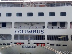 Ditolak Risma, Ini Dia MV Columbus yang Turunkan Ratusan WNA di Semarang