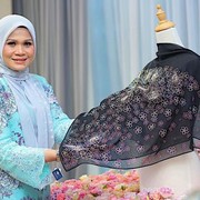 Jadi Hijab Termahal di Dunia, Kerudung Asal Malaysia Ini Dijual Rp172 Juta