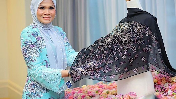 Jadi Hijab Termahal di Dunia, Kerudung Asal Malaysia Ini Dijual Rp172 Juta