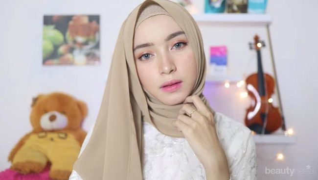 Tutorial Hijab Berdasarkan Bentuk Wajah Ala Youtuber Niasisca Wrd