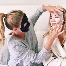 Jangan Dibuang! Begini Cara Manfaatkan Sisa Essence dari Sheet Mask