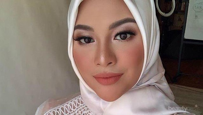 Potret Aurel Hermanyah dengan Hijab Segiempat yang Simple, Bikin Pangling!