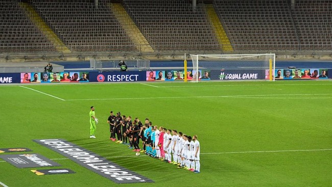 Manchaster United mengalahkan Lask Linz 5-0 pada laga leg pertama babak 16 besar Liga Europa di Stadion Linzer.