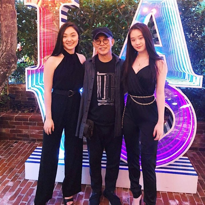 <p>Malam tahun baru lalu, Jet Li bersama dua putri cantiknya menghabiskan waktu bersama. (Foto: Instagram @jetli)</p>