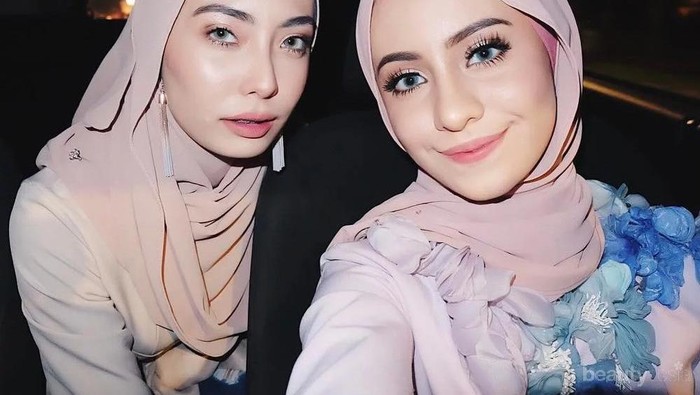 Tunik, Dress, dan Pleated Skirt, untuk Ide Outfit Acara Prom Night Hijabers