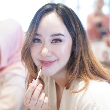 7 Warna Lipstik Wardah Paling Laris dan Favorit untuk Riasan Flawless Tiap Hari