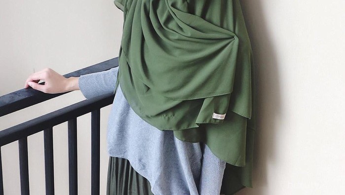 5 Sifat Unik Cewek yang Suka Pakai Hijab Instan