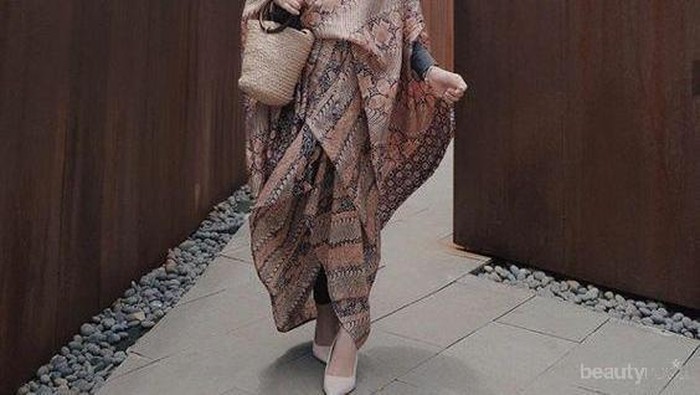 Inspirasi Kaftan Cantik untuk Shalat Ied di Hari Pertama Lebaran