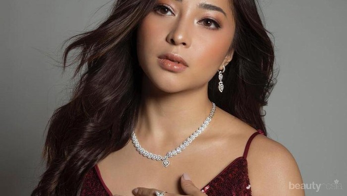 7 Ide Outfit Kekinian untuk Kamu Bertubuh Mungil ala Nikita Willy