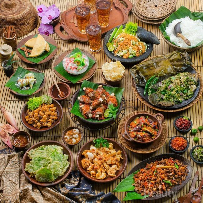 5 Restoran Khas Sunda di Jakarta untuk Makan Siang Lebih Nikmat!