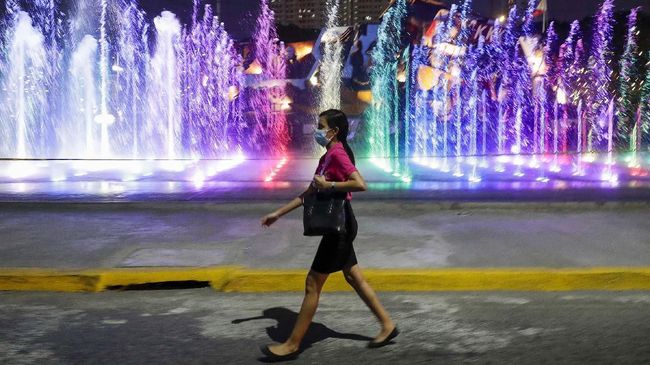 Pandemi Corona, Manila Akan Longgarkan Karantina Presiden Filipina Rodrigo Duterte telah menyetujui melonggarkan aturan karantina di wilayah ibu kota dan empat provinsi lainnya mulai Senin, (12/4).