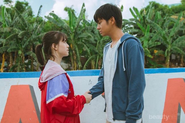 10 Fotret Menggemaskan Dara dan Bimo, Pemeran Utama Film