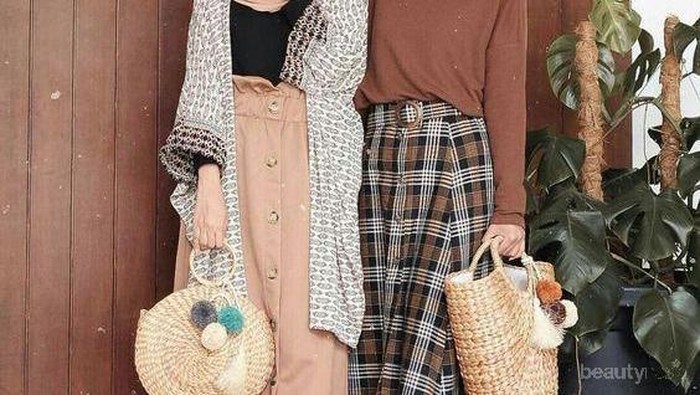 Trend di Kalangan Hijabers, Button Skirt yang Chic untuk Tampilan Hijab Kasual