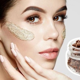 4 DIY Scrub Wajah dari Bahan Alami, Gak Ribet dan Irit!