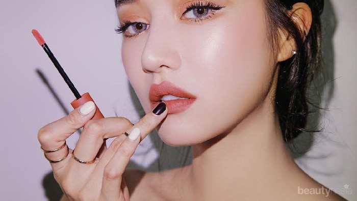 3 Rekomendasi Lip Tint Velvet Korea untuk Bibir Matte Selembut Bedak