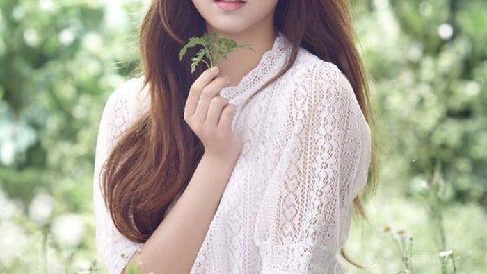 Inspirasi Poni ala Cewek Korea untuk Tampilan Lebih Cute