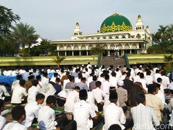 Tangkal Corona, Bupati dan Warga Gelar Istighosah di Alun-alun Ciamis