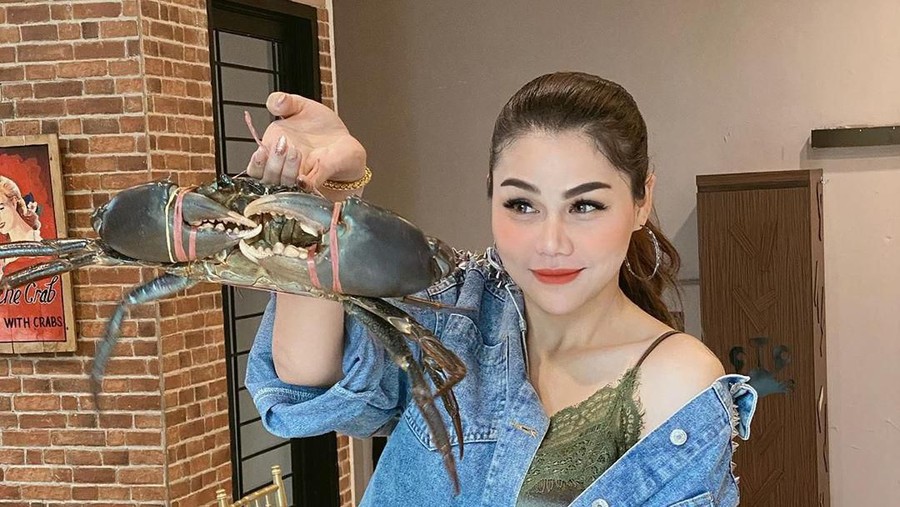 Suami DJ BUtterfly kecewa atas tudingan sang istri padanya yang menuduhkan jika ia berselingkuh.