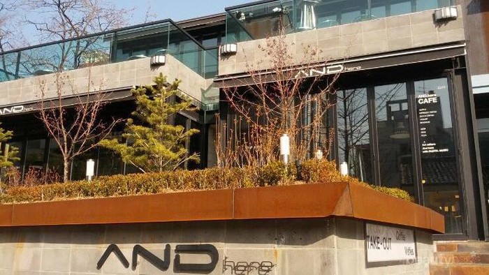 6 Kafe Milik Public Figure di Korea, dari Anggota Boyband Hingga Pemain Drakor