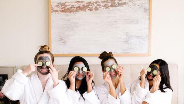 12 Langkah Facial Wajah Sendiri di Rumah, Hasilnya Sama dengan di Salon!! 12 Langkah Facial Wajah Sendiri di Rumah, Hasilnya Sama dengan di Salon!!