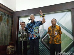 Gubernur Ganjar Ingin Tes Lab Corona Bisa Dilakukan di Daerah