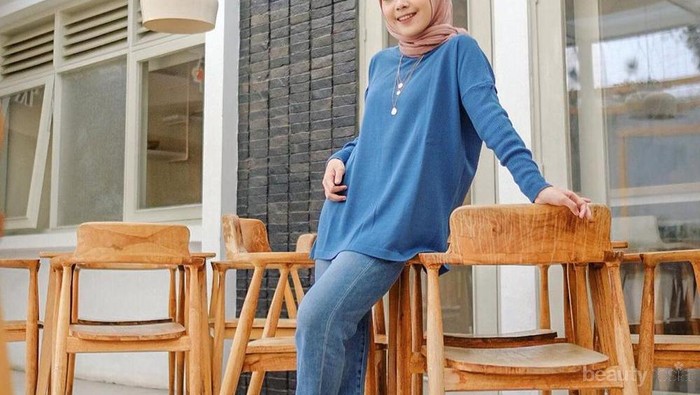 7 Padu Padan Busana Warna Biru Untuk Berbagai Look Ala Selebgram Hijab Putri Melati