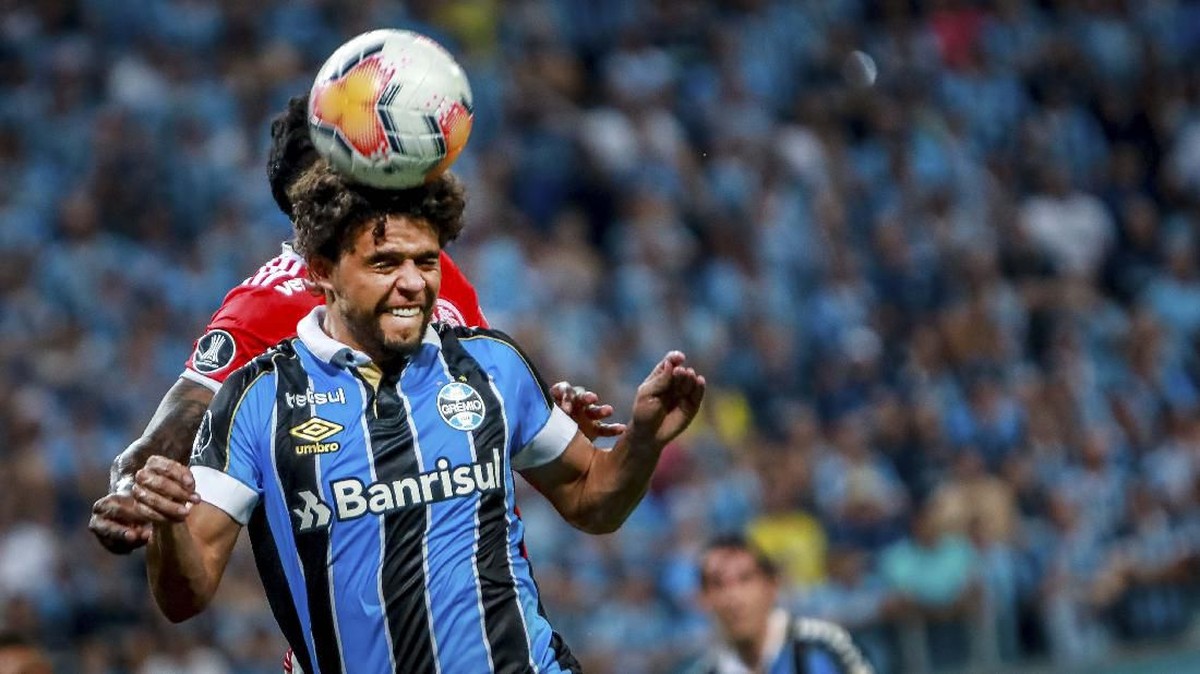 FOTO: Delapan Kartu Merah di Gremio vs Internacional