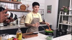 Masak-Masak Trans TV, Membuat Daging Suwir Cabe hingga Puding Karamel