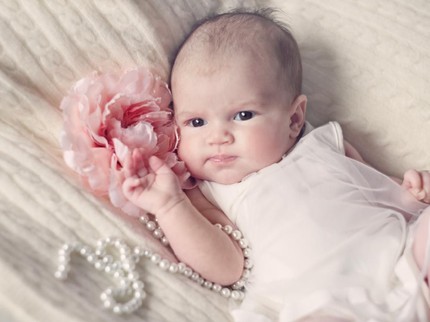20 Referensi Nama Bayi Perempuan Islami Bermakna Pemenang