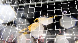 SMASHOT: Liverpool Gugur hingga Corona Kosongkan Tribune