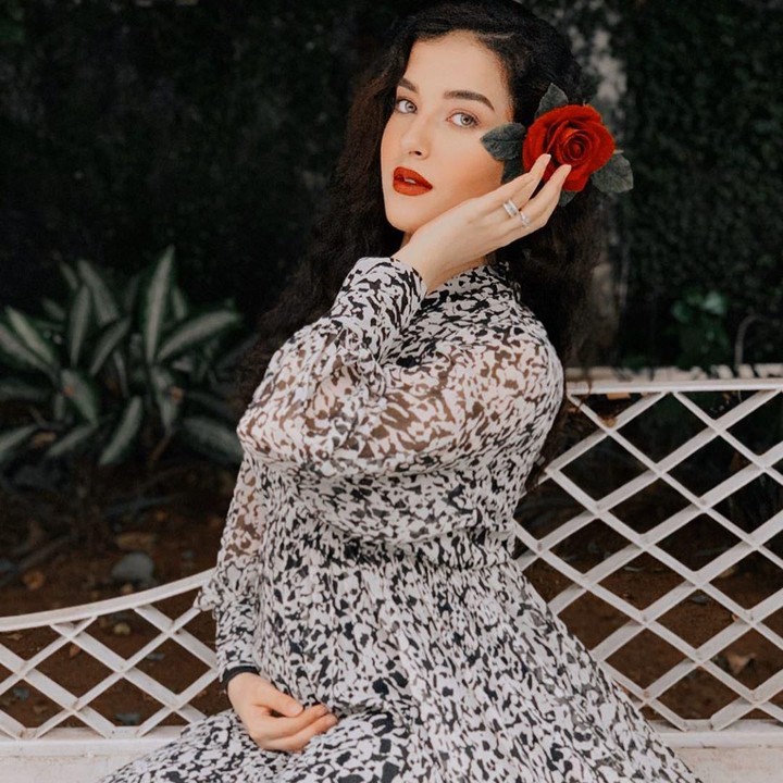 <p>Saat hamil, aura kecantikan seorang perempuan biasanya akan lebih terpancar. Contohnya pada Tasya Farasya. Cantik banget ya, Bun. Semoga Tasya dan janinnya selalu sehat ya. (Foto: Instagram @tasyafarasya)</p>