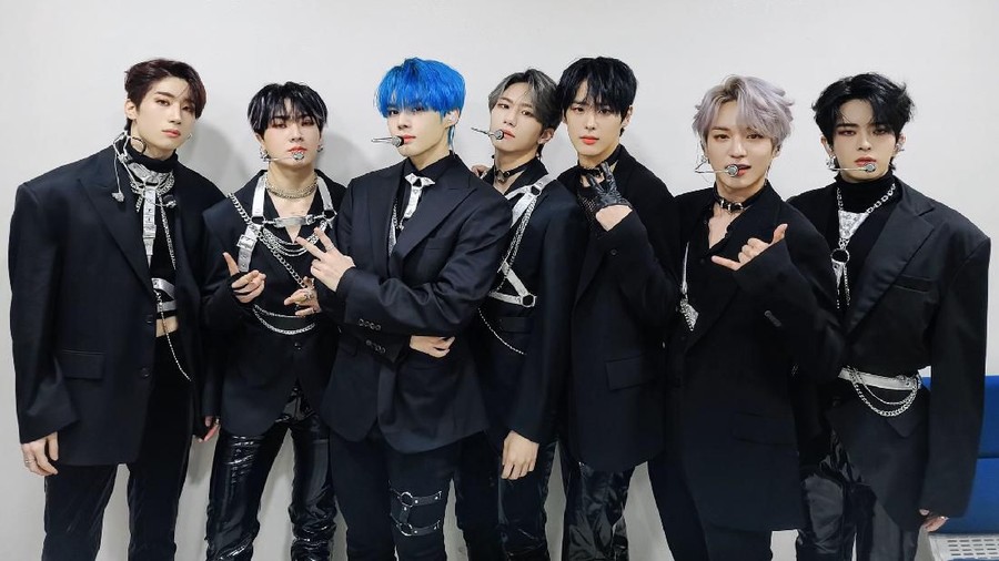 Sebuah lirik lagu baru Victon yang berjudul Howling. 