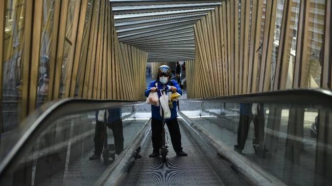 Spanyol memperpanjang pembatasan wilayah atau lockdown akibat virus corona hingga 14 April 2020, dari semula hingga 31 Maret 2020.