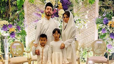 img-title Selamat, Sepupu Ipar Nia Ramadhani, Adinda Bakrie Resmi Menikah Hari Ini