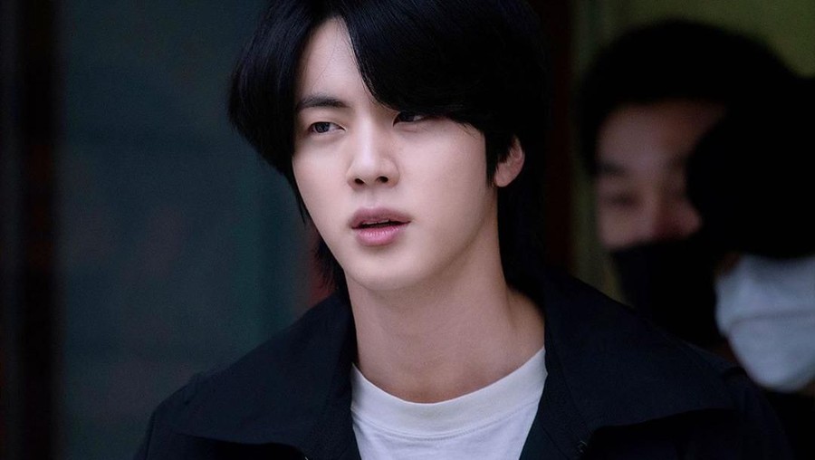 Respons manis Jin BTS membuat seorang penggemar sulit lupa.