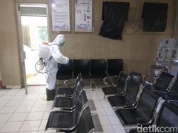 Cegah Corona, Kantor Pelayanan Publik di Cimahi Disemprot Disinfektan