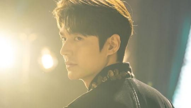 Lima drama Korea romantis yang bertabur aktor tampan ini masih tayang pada April 2020, lho. Apa saja drama Koreanya? Simak di sini, Bunda.