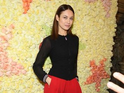 Kondisi Membaik, Olga Kurylenko Ngaku Sembuh dari Virus Corona