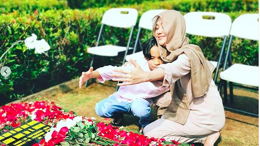 BCL merayakan ulang tahun diliputi kebersamaan hangat dengan keluarga Ashraf Sinclair. 