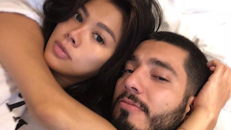 5 Fakta Suami Adinda Bakrie, Vinny Di Lucia yang Diduga Mualaf Adinda Bakrie resmi menikah dengan Vinny Di Lucia pada Minggu (15/3) kemarin. Berikut deretan potret dan fakta tentang Vinny Di Lucia.