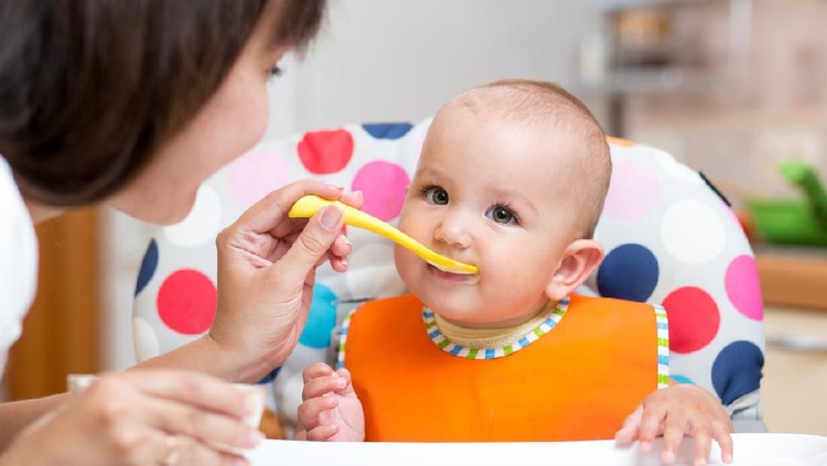 Si kecil mulai bosan makan nasi? Bunda khawatir dengan kebutuhan karbohidrat hariannya? Coba resep MPASI yang satu ini sebagai alternatifnya deh, Bun!