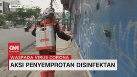VIDEO: Relawan Lakukan Aksi Penyemprotan Disinfektan