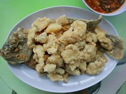 Resep Pembaca : Ikan Gurame Krispi Saus Asam Pedas