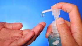 DPRD Sumbar Usut Mark Up Harga Hand Sanitizer dari Dana Covid