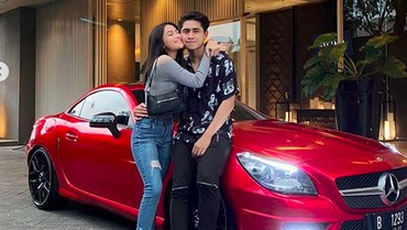img-title Sering Tolak Pemberian Athalla, Sang Kekasih pun Luluh Dihadiahi Mobil