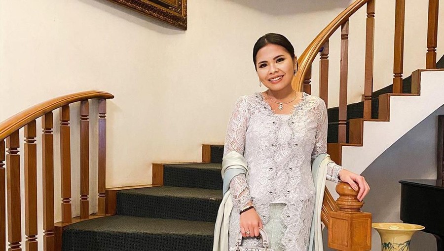 Felicia Hutapea, anak Hotman Paris